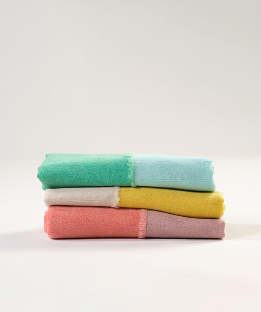 Pluyia, <em>Beige-Amarillo</em>