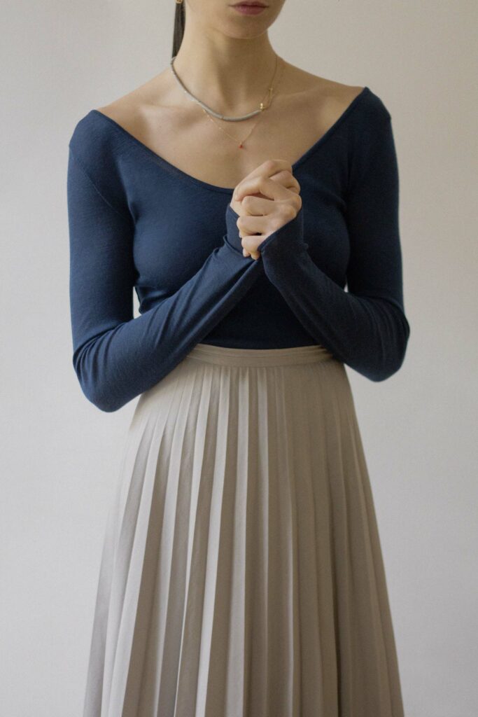 Bridget neck G, <em>Grey</em>