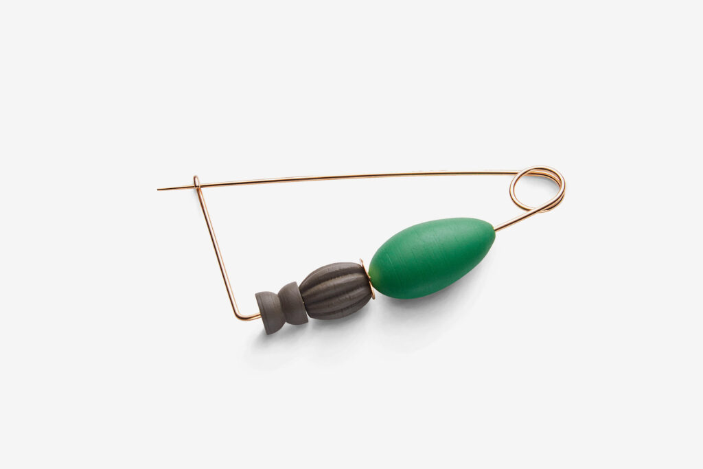 Aran three G, <em>Emerald</em>