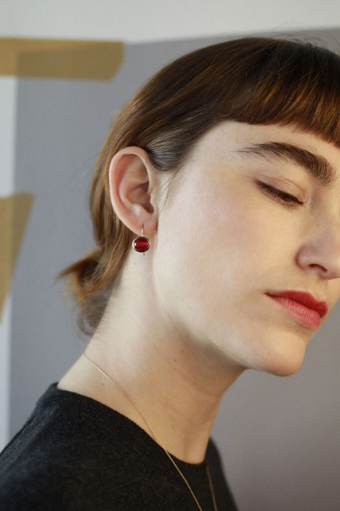 Tilda oreja G, <em>Rubí</em>